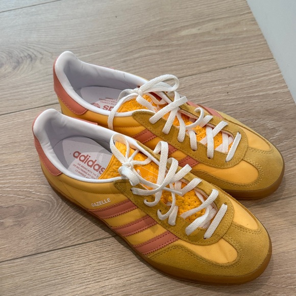Adidas - Picture 1 of 3